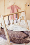 Arche d’éveil en bois naturel Jollein – support bébé pour jouets sensoriels et d’activités