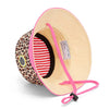 Bob enfant Léopard 7 Hello Hossy : chapeau tendance avec imprimé léopard et bord rose, idéal pour un look audacieux tout en protégeant du soleil avec style !