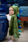 Cape dragon enfant verte avec capuche et pics bleus – déguisement dragon 1-3 ans Great Pretenders