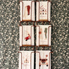 Carte mariage Papier Poetic avec silhouettes des mariés et costume terracotta – illustration romantique