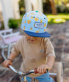Casquette enfant Hello Hossy Bball Crew bleu motif basketball et visière marine – accessoire enfant été sport tendance