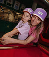 Casquette enfant Hello Hossy violet pastel avec filet rose et visière beige – casquette trucker enfant été tendance