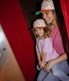 Casquette enfant Hello Hossy Springtime beige motif fleurs et visière orange – accessoire enfant été tendance