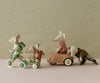 Chariot pour tricycle de souris vert Maileg.