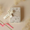 Croix décorative en porcelaine blanche avec inscription Bonheur idée cadeau baptême naissance communion