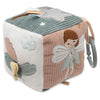 Cube d’activités bébé tissu rose et vert avec fée et ailes en relief – jouet sensoriel Lovely Birds Jollein