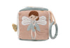 Cube d’activités bébé tissu rose et vert avec fée et ailes en relief – jouet sensoriel Lovely Birds Jollein