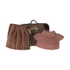Ensemble vêtements pour grand mère souris Maileg dans sa valise.