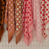 Foulard fond blanc à cœurs rouges – Atelier Wagram – Ma Biche concept store