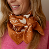 Foulard fond marron à cœurs blancs – Atelier Wagram – Ma Biche concept store