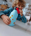 Gourde enfant 350 ml Hello Hossy Bball Crew bleue motif basket avec paille réutilisable et goupillon – bouteille inox école sport