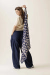 Grand ou petit foulard coton bleu nuit imprimé animaux Pongo Milky Way Apaches Collections