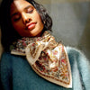 Grand foulard Rhapsodi Confetti Bellemme : accessoire bohème chic avec imprimé floral raffiné. Parfait pour apporter une touche élégante et colorée à votre tenue.