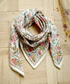 Grand foulard Rhapsodi Confetti Bellemme : accessoire bohème chic avec imprimé floral raffiné. Parfait pour apporter une touche élégante et colorée à votre tenue.
