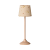 Lampadaire miniature Maileg rose poudré avec abat-jour fleuri pour maison de poupée