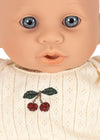 Lot de 2 poupées Bobo & Bobbie en tenues tricot avec tétines – Konges Sløjd