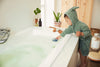Peignoir éponge Ash Green Jollein pour enfant.