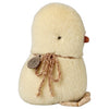 Peluche poussin Mini Maileg crème avec lien noué et médaille décorative
