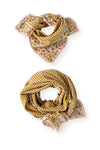 Petit foulard "Manika Mosaic Tobacco" de la marque Apaches Collections. Accessoire en coton doux avec un motif mosaïque géométrique et des bordures florales dans des tons tabac et beige. Idéal pour sublimer une tenue avec une touche bohème et chic, ce foulard peut se porter autour du cou, en bandeau ou en accessoire de sac.