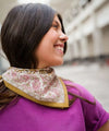 Foulard Mina Jaspe fleuri porté par un enfant, accessoire mode famille en coton doux