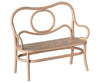 Charmant ensemble mobilier pour poupées Maileg comprenant une petite table de café avec banc intégré en métal rose poudré. Son design vintage et élégant, inspiré du mobilier de bistrot parisien, est parfait pour créer une atmosphère chaleureuse dans une maison de poupées. Cet accessoire raffiné est idéal pour les moments de jeu et d'imagination des enfants, compatible avec les souris et lapins Maileg. Un mobilier miniature robuste et délicat, idéal pour enrichir l'univers de jeu des tout-petits.