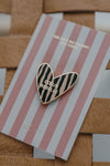 Pin’s Cœur Rebelle Zèbre – Zakuw – accessoire mode original en forme de cœur