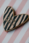 Pin’s Cœur Rebelle Zèbre – Zakuw – accessoire mode original en forme de cœur