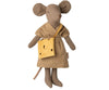 Maileg - Tenue Maman Souris : Robe Élégante & Sac Fromage 🐭👜 | Ajoutez une touche de charme rétro à votre Maman Souris Maileg avec cette robe croisée à carreaux beiges, parfaite pour une allure classique et intemporelle. ✨ Accompagnée d’un sac en feutrine imitation fromage, cet ensemble rend le jeu d’imagination encore plus amusant et réaliste ! 🎁 Idéal pour compléter l’univers magique des souris Maileg.