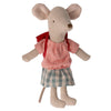 Souris tricycle grande soeur, rouge avec jupe beige et bleu, Maileg.