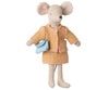 Maileg - Tenue pour Maman Souris en Tweed avec Sac Bleu 👜 | Habillez Maman Souris Maileg avec cet élégant ensemble en tweed comprenant une veste et une jupe assortie, accompagnées d'un petit sac bleu tendance 💙. Un vêtement miniature au style chic et raffiné, parfait pour enrichir l’univers Maileg et les jeux d’imagination des enfants